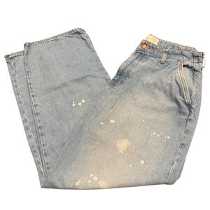 Universal Thread white "paint sport printed jeans size 8 relaxed fit, light wash